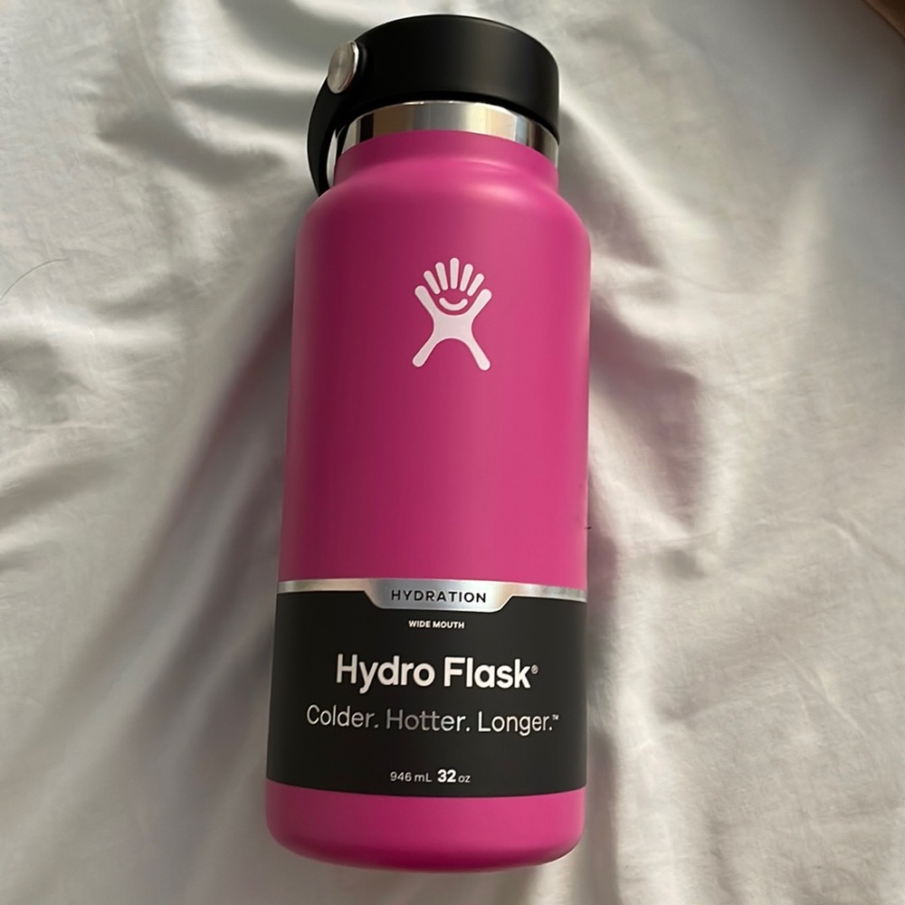 Magenta 32 oz Hydroflask